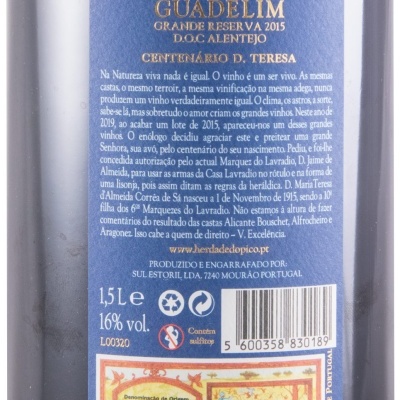 Rótulo traseiro azul de vinho Guadelim Grande Reserva 2015 D.O.C Alentejo com texto e código de barras