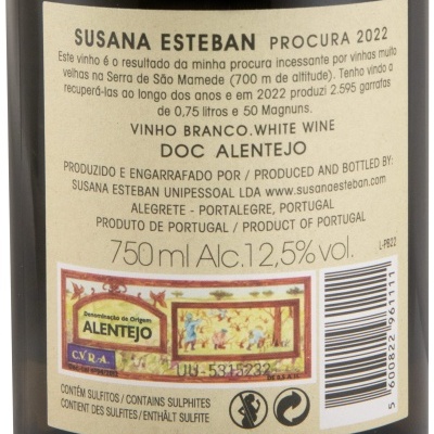 Rótulo de vinho branco Susana Esteban Procura 2022 com detalhes de origem e composição