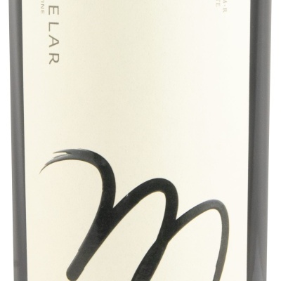 Garrafa de vinho tinto MARMELAR com rótulo branco e texto em dourado e preto.
