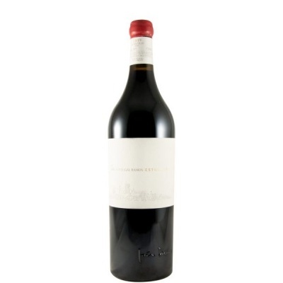 Garrafa de vinho tinto com rótulo branco e cápsula vermelha