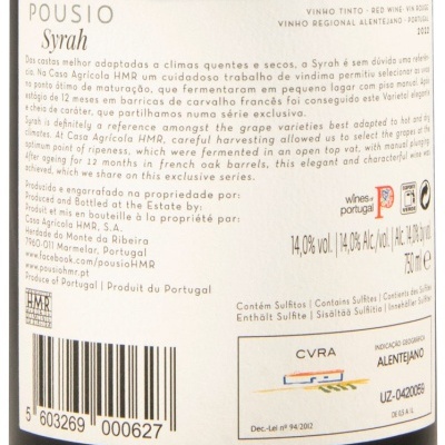 Rótulo traseiro de vinho tinto Pousio Syrah 2022 com informações de produção e álcool.