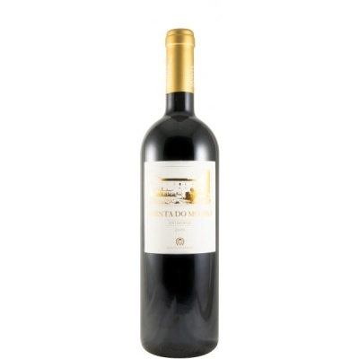 Garrafa de vinho tinto Quinta do Mocho 2017 em fundo branco