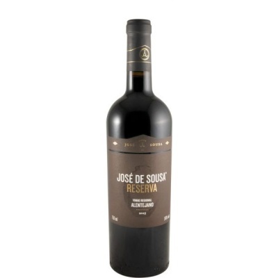 Garrafa de vinho tinto José de Sousa Reserva com rótulo castanho