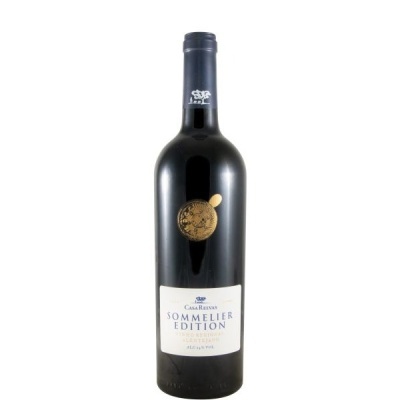 Garrafa de vinho tinto Casa Relvas Sommelier Edition com rótulo branco e cápsula preta