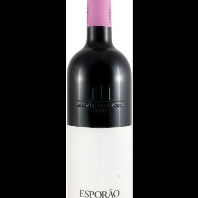 Garrafa de vinho tinto Esporão com cápsula rosa e rótulo branco