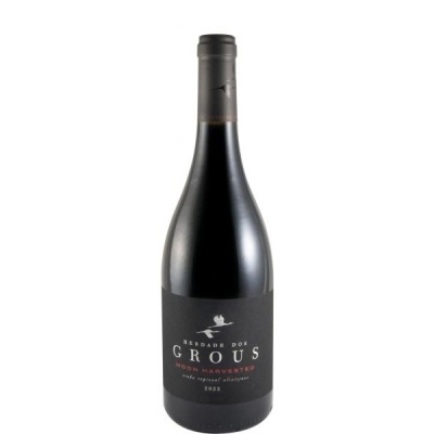 Garrafa de vinho tinto Herdade dos Grous Moon Harvested 2023 com rótulo preto