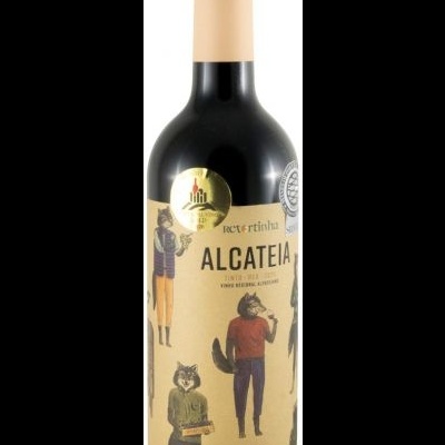 Garrafa de vinho tinto Alcateia com rótulo ilustrado de lobos antropomórficos