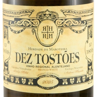 Rótulo clássico de vinho branco Dez Tostões com texto e símbolos heráldicos