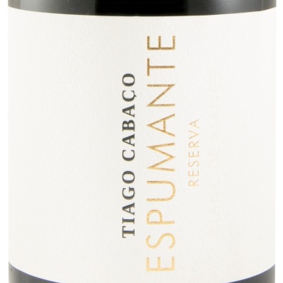 Etiqueta branca de garrafa com texto VESTIGIO CABACO ESPUMANTE RESERVA