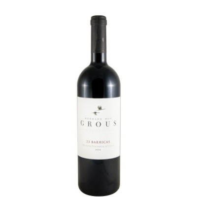 Garrafa de vinho tinto Herdade dos Grous 23 Barricas com rótulo branco e texto preto