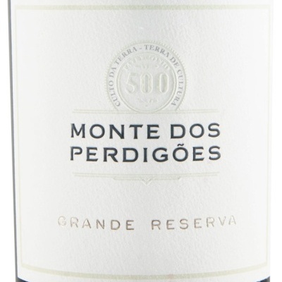 Etiqueta branca de vinho Monte dos Perdigões Grande Reserva