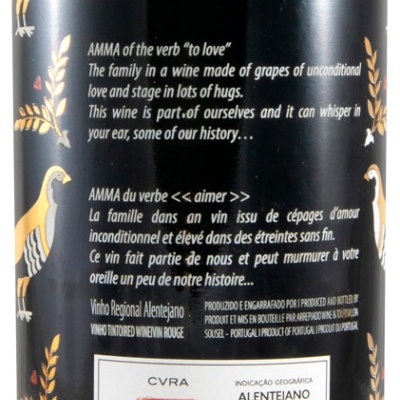 Etiqueta de vinho tinto Alentejano com texto multilíngue e ilustrações de aves