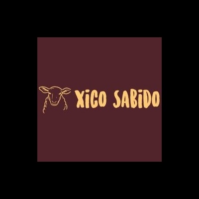 Logótipo com cabeça de carneiro e texto XICO SABIDO em laranja sobre fundo castanho