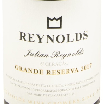 Etiqueta de vinho Reynolds Grande Reserva 2017 branco com texto preto e dourado