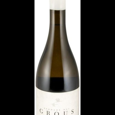 Garrafa de vinho com rótulo branco e tampa branca fosca