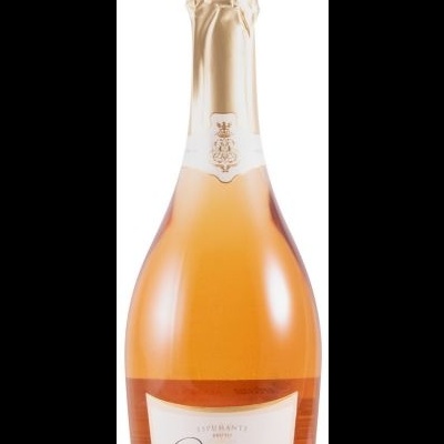 Garrafa de espumante rosé com rótulo branco e cápsula dourada