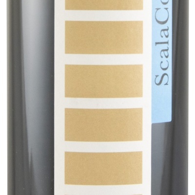 Garrafa com rótulo branco e azul e barras douradas