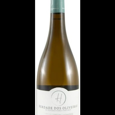 Garrafa de vinho branco Herdade dos Oliveiras 2022 com rótulo branco