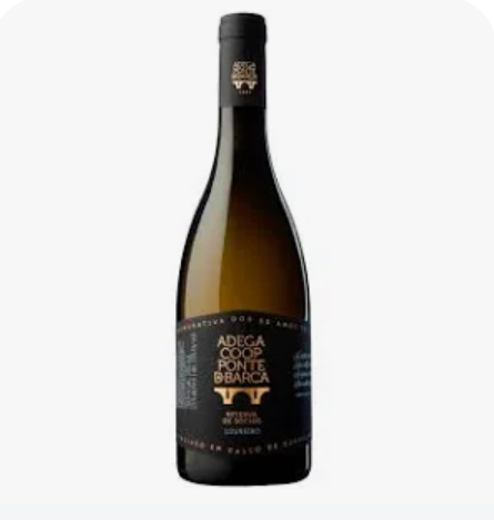 Garrafas de vinho branco Adega Coop Ponte de Barca com rótulo preto e texto dourado e branco