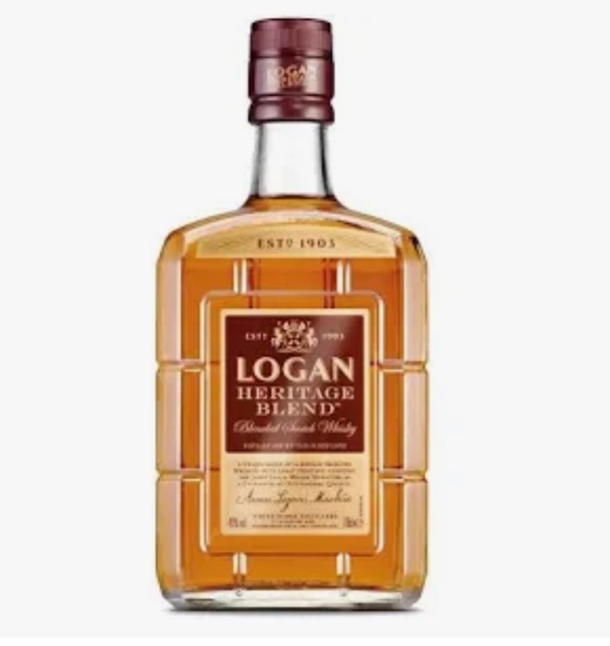 Garrafa de whisky Logan Heritage Blend com rótulo castanho e tampa castanha