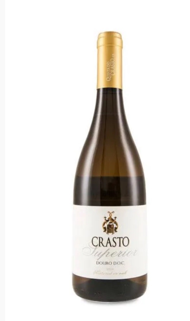 Garrafa de vinho branco Crasto Superior Douro DOC com rótulo branco e tampa dourada