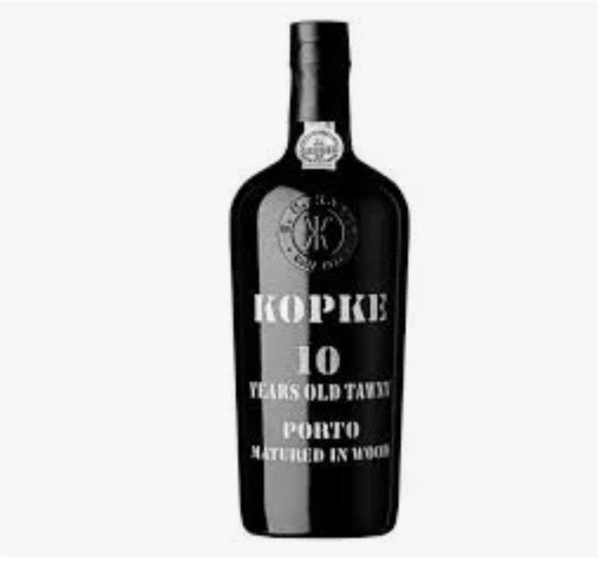 Garrafa preta de vinho do Porto Kopke 10 anos com texto branco em fundo branco