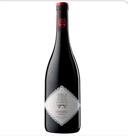 Garrafa de vinho tinto com rótulo branco e texto identificado