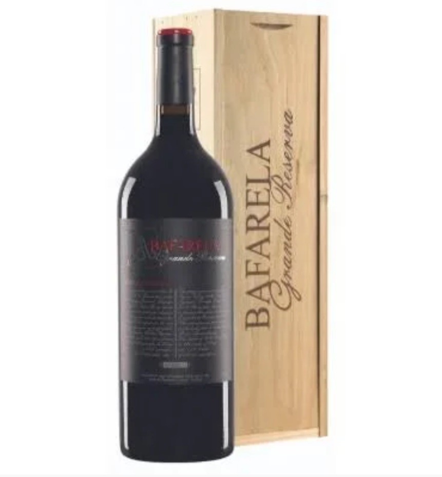 Garrafa de vinho tinto e caixa de madeira BAFRELA Grande Reserve