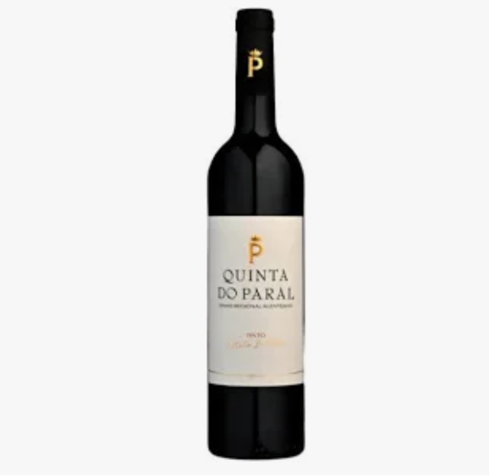 Garrafa de vinho tinto Quinta do Paral com rótulo branco e texto