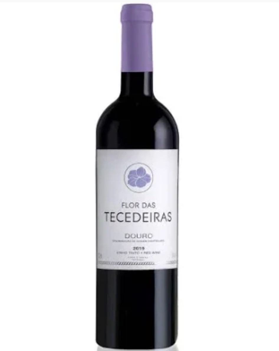Garrafa de vinho Flor das Tecedeiras Douro 2019 com rótulo branco e tampa roxa
