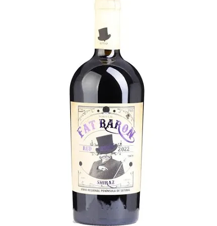 Garrafa de vinho tinto Shiraz Fat Baron 2022 com rótulo creme e desenho de homem com cartola preta