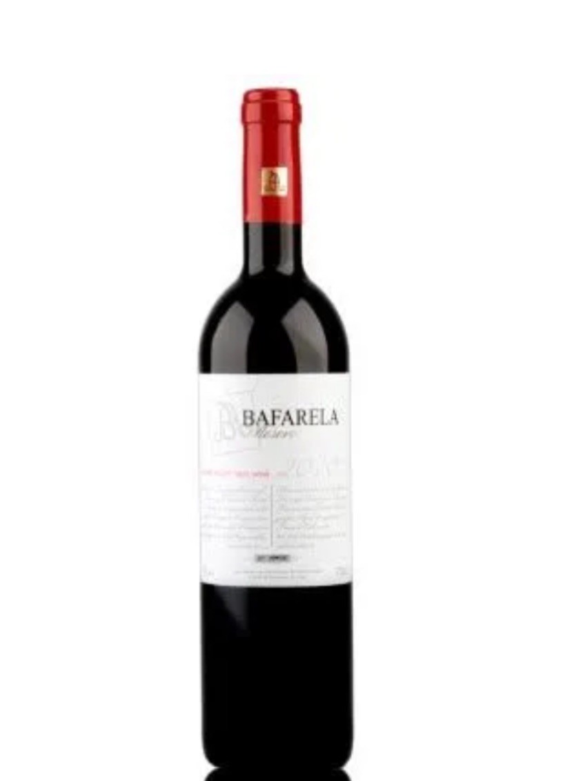 Garrafa vinho tinto Bafarela rótulo branco cápsula vermelha