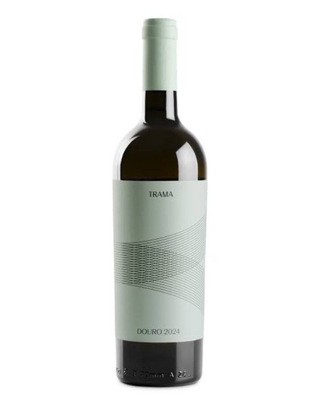 Garrafa de vinho Trama Douro 2024 com rótulo branco e design geométrico