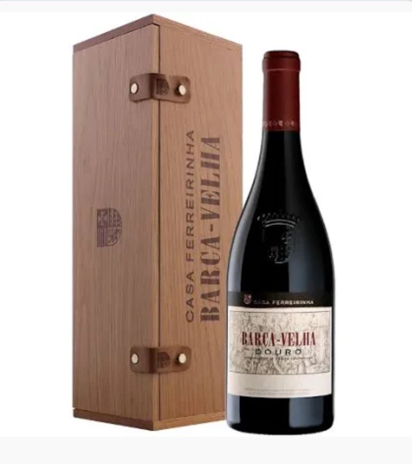Garrafa de vinho Barca-Velha Ouro com caixa de madeira
