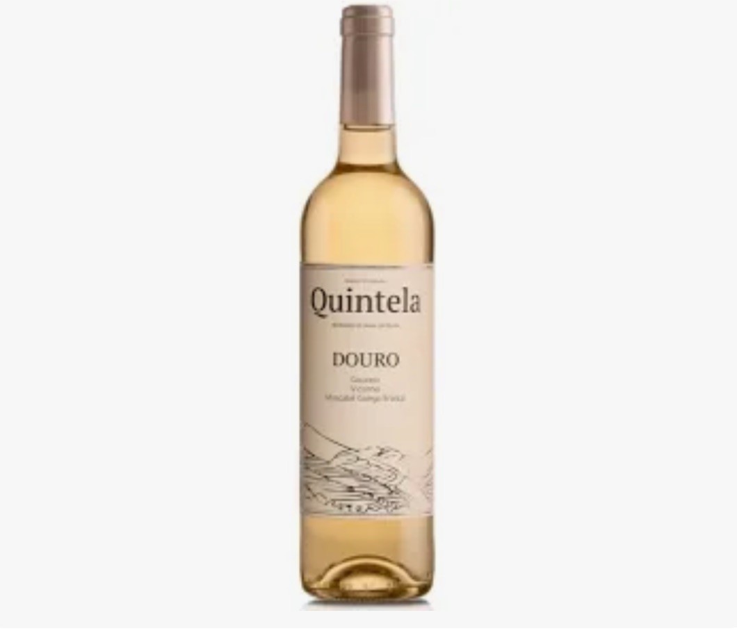 Garrafa de vinho branco Quintela Douro com rótulo branco e ilustração de vinhas.