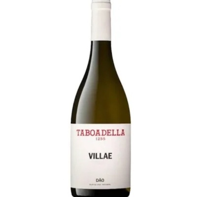 Garrafa de vinho branco com rótulo branco e texto em vermelho e preto