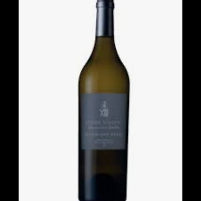 Garrafa de vinho branco com rótulo cinzento escuro e tampa preta