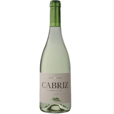 Garrafa de vinho branco CABRIZ com rótulo branco e tampa verde