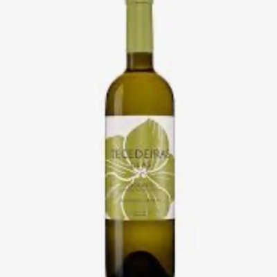 Garrafa de vinho branco com rótulo branco e verde com texto TELLEIRA e desenho floral