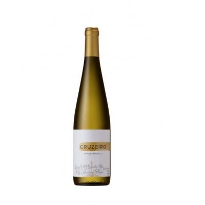 Garrafa de vinho verde Cruzeiro com rótulo branco e dourado