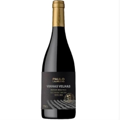 Garrafa de vinho tinto Paulo Laureano Vinhas Velhas com rótulo preto e dourado
