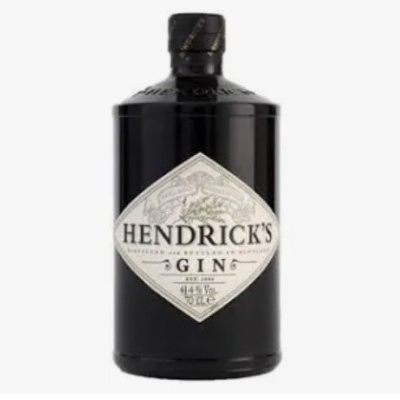 Garrafa preta de gin Hendricks com rótulo branco