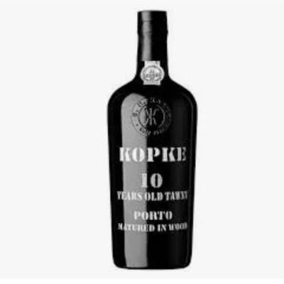 Garrafa preta de vinho do Porto Kopke 10 anos com texto branco em fundo branco