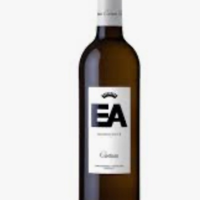 Garrafa de vinho branco com rótulo EA e cápsula branca