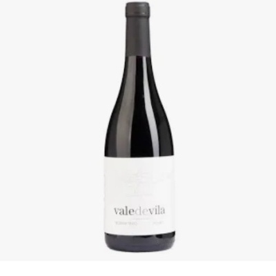 Garrafa de vinho tinto com rótulo branco e cápsula cinza