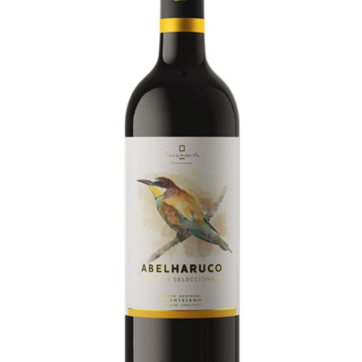 Garrafa de vinho tinto com rótulo com ilustração de pássaro e texto ABELHARUCO SELECIONADA