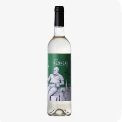 Garrafa de vinho branco com rótulo verde e ilustração de homem sentado