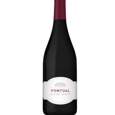 Garrafas de vinho tinto Pontual Grande Reserva com rótulo branco