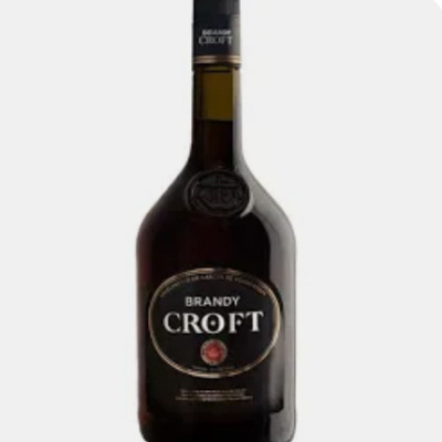Garrafa de brandy Croft com rótulo preto e tampa preta