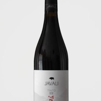 Garrafa de vinho tinto com rótulo branco Javali Tinto 22